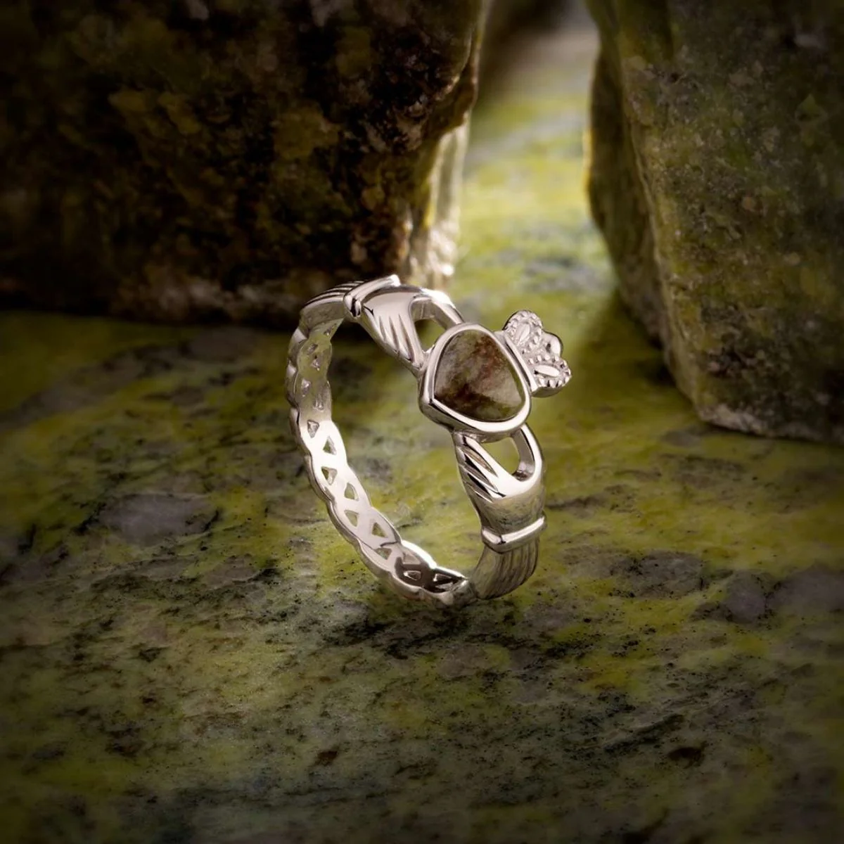 Sterling Silver and Connemara Marble Woven Claddagh Ring - Image 3
